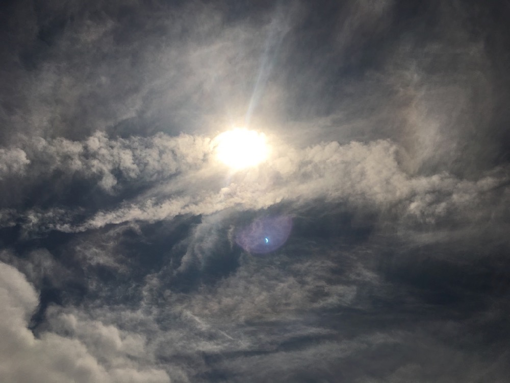 The bridge to totality (eclipse)